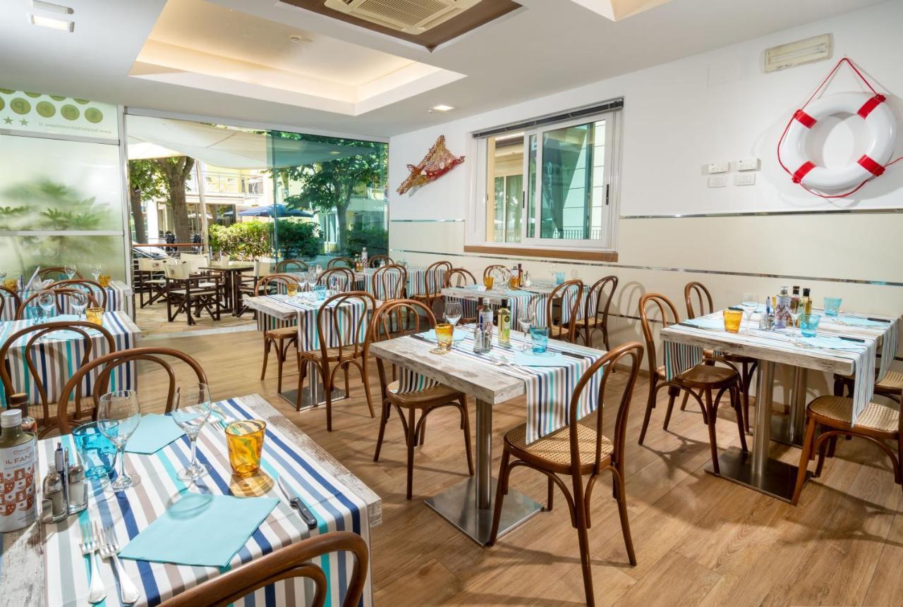 Hotel Albatros Misano Adriatico Esterno foto