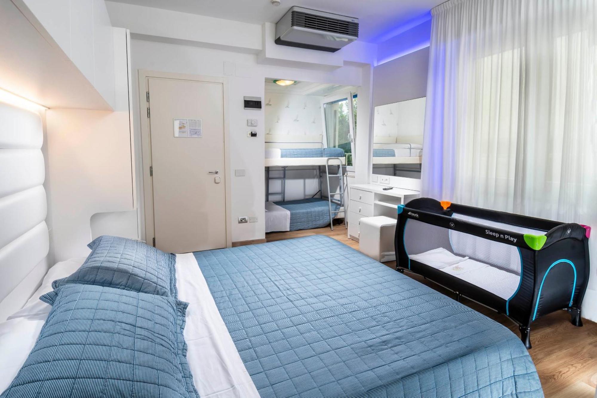 Hotel Albatros Misano Adriatico Esterno foto