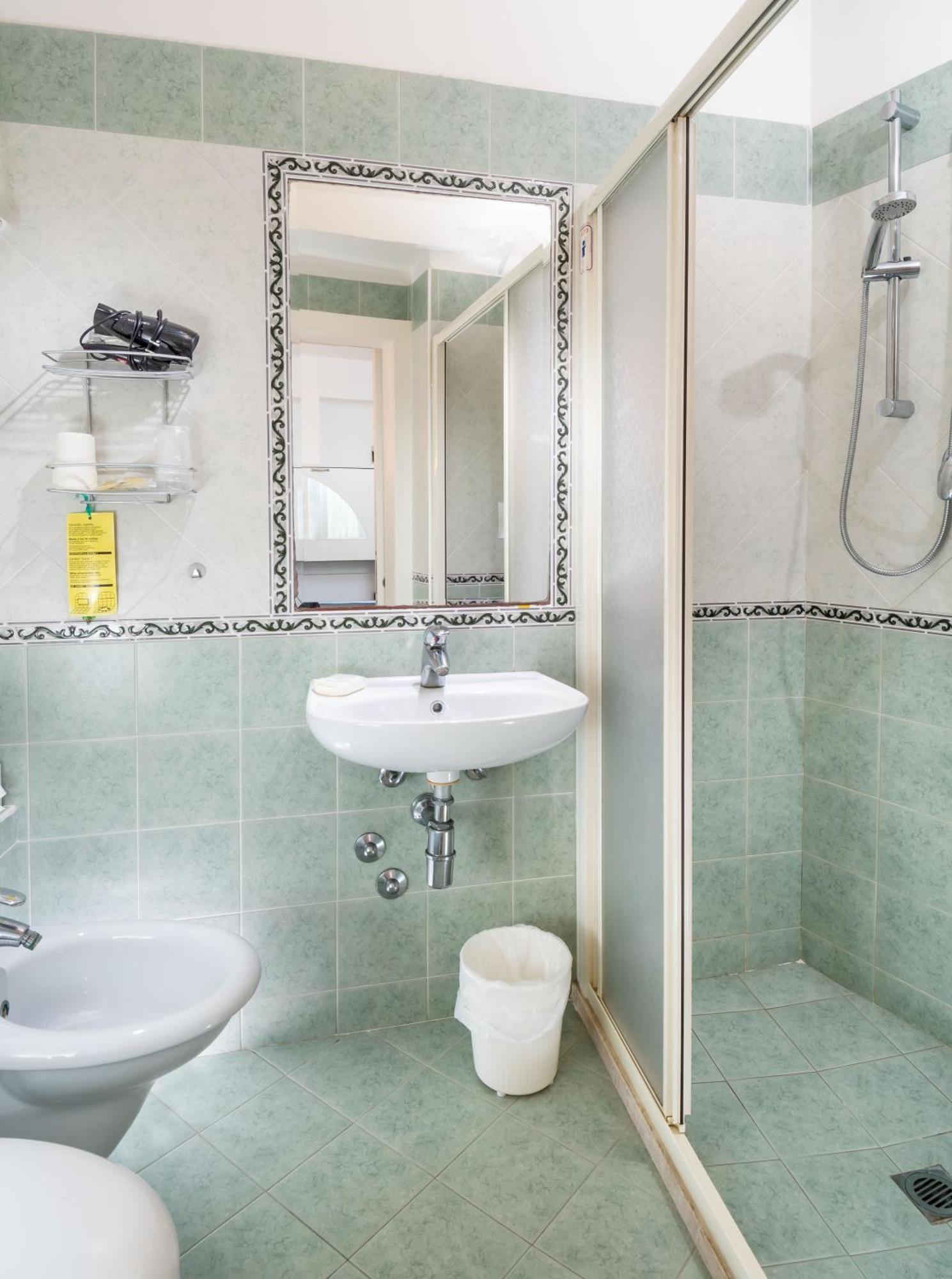 Hotel Albatros Misano Adriatico Esterno foto