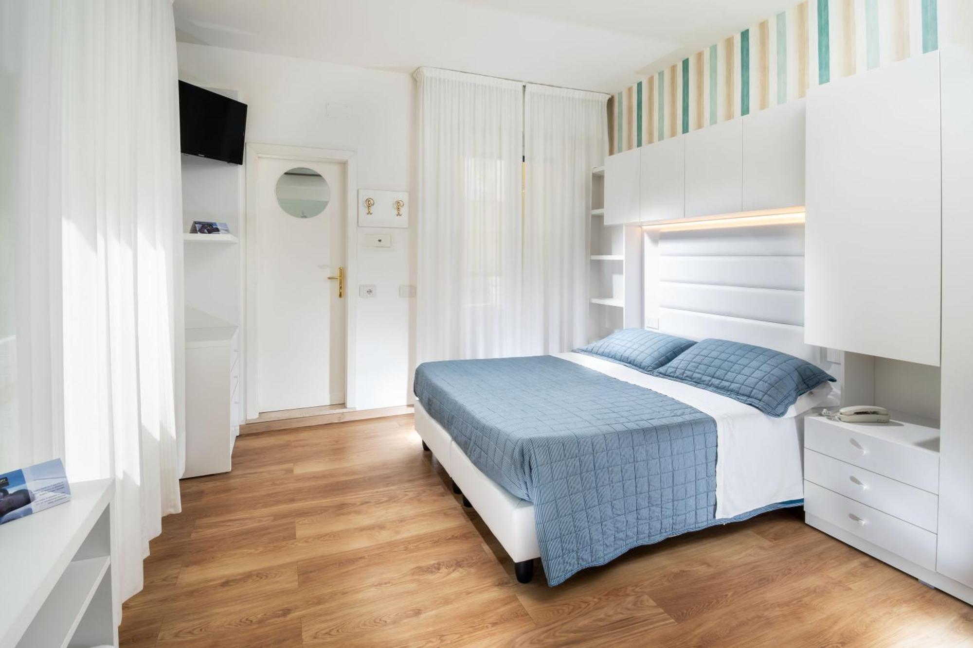 Hotel Albatros Misano Adriatico Esterno foto