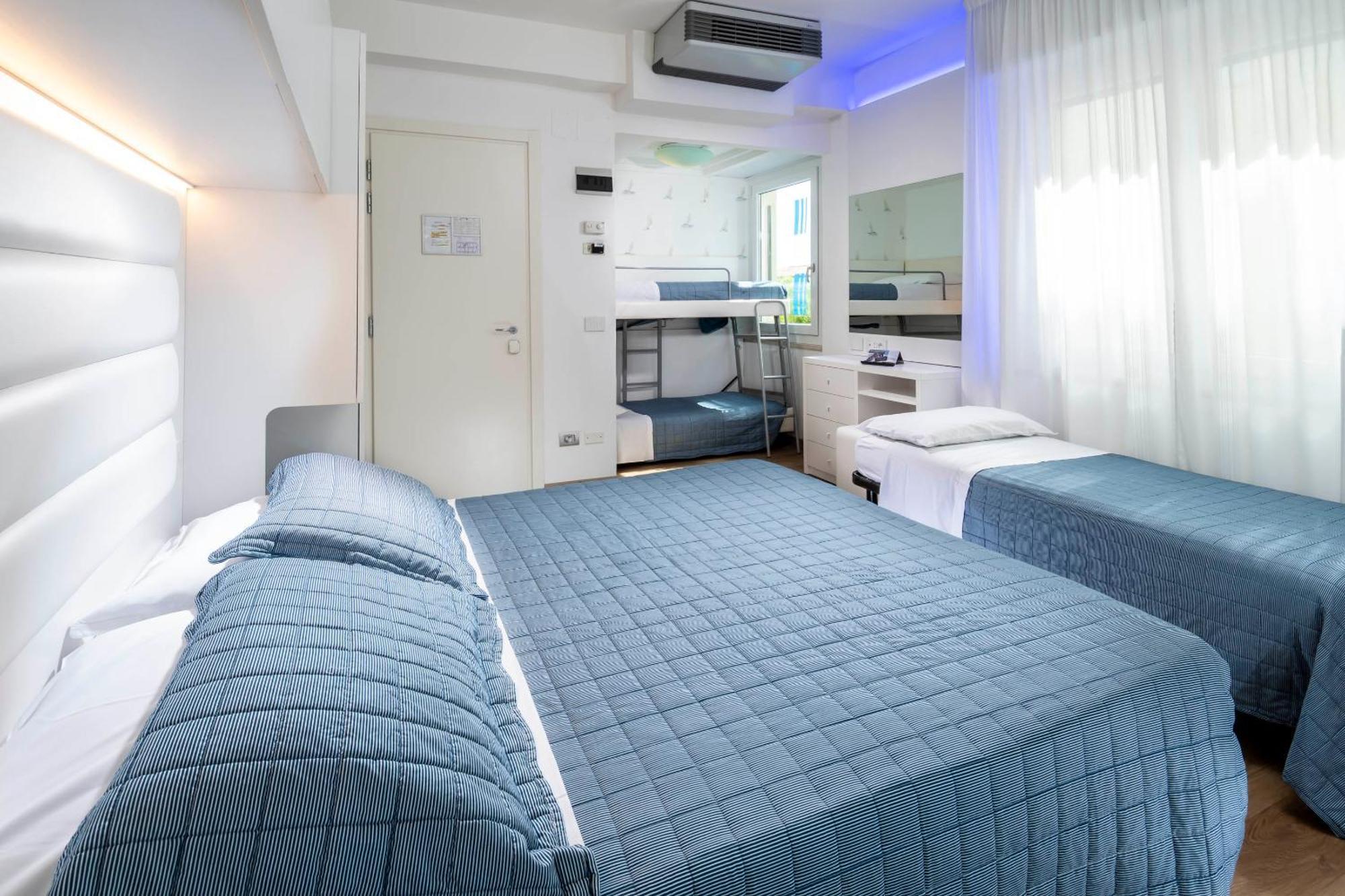 Hotel Albatros Misano Adriatico Esterno foto