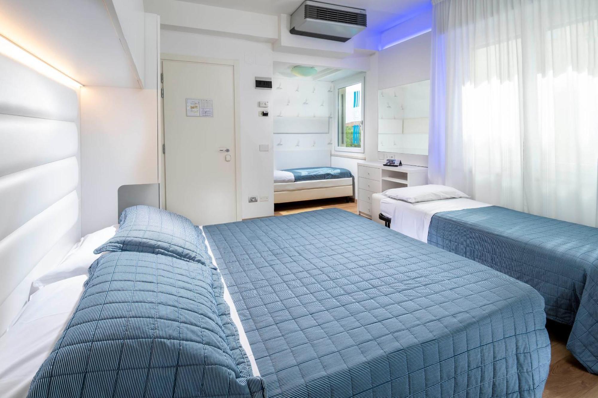 Hotel Albatros Misano Adriatico Esterno foto