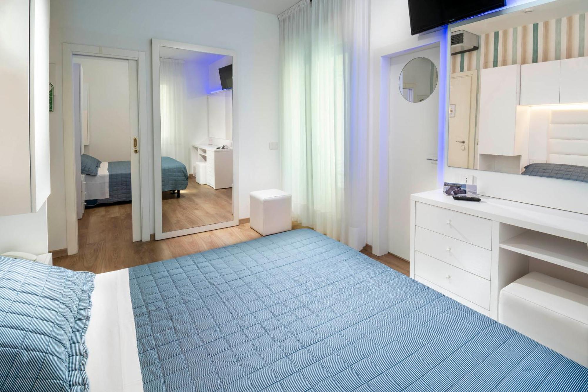 Hotel Albatros Misano Adriatico Esterno foto