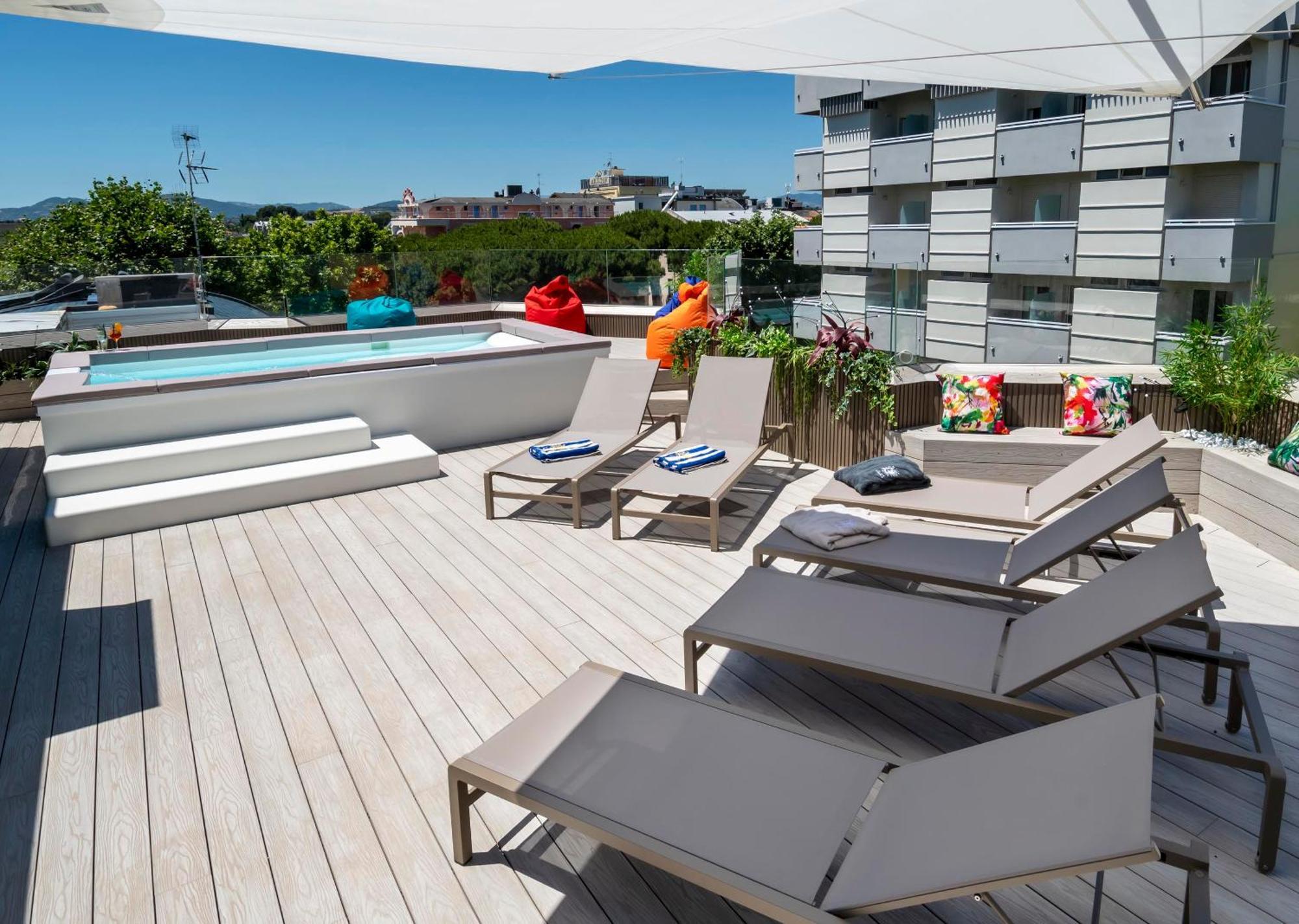 Hotel Albatros Misano Adriatico Esterno foto