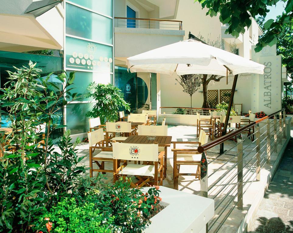 Hotel Albatros Misano Adriatico Esterno foto