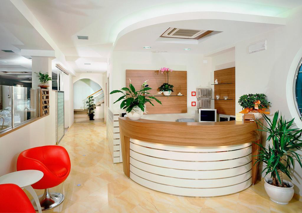 Hotel Albatros Misano Adriatico Esterno foto
