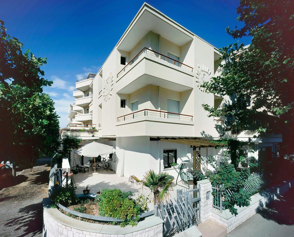Hotel Albatros Misano Adriatico Esterno foto